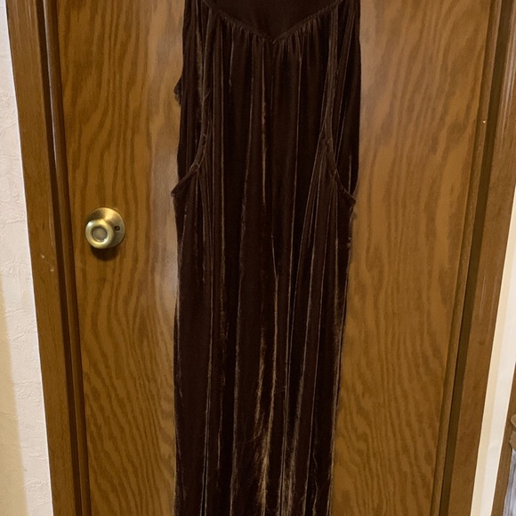 Easel crushed velvet brown romper size large - Picture 5 of 15